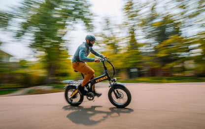 Folding Wide-Tire E-Bikes